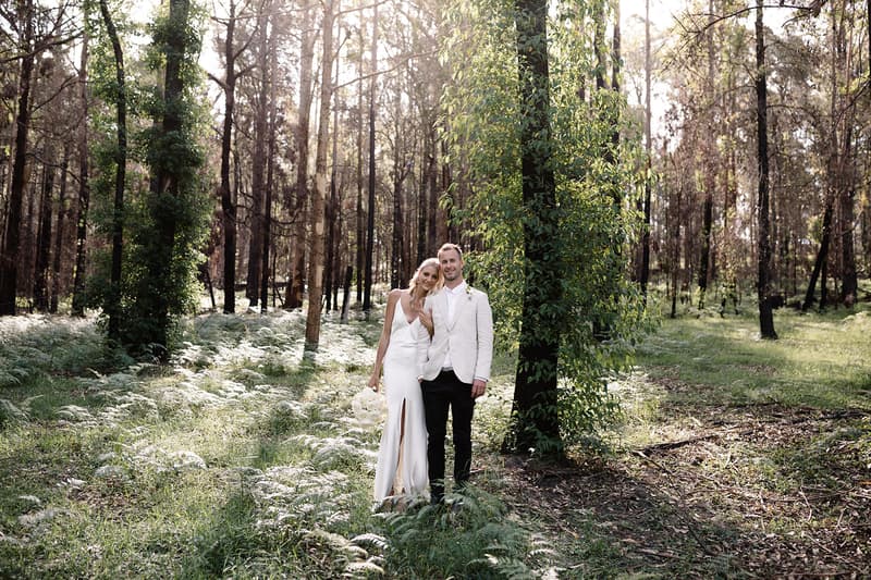 Bush ceremony among the gums